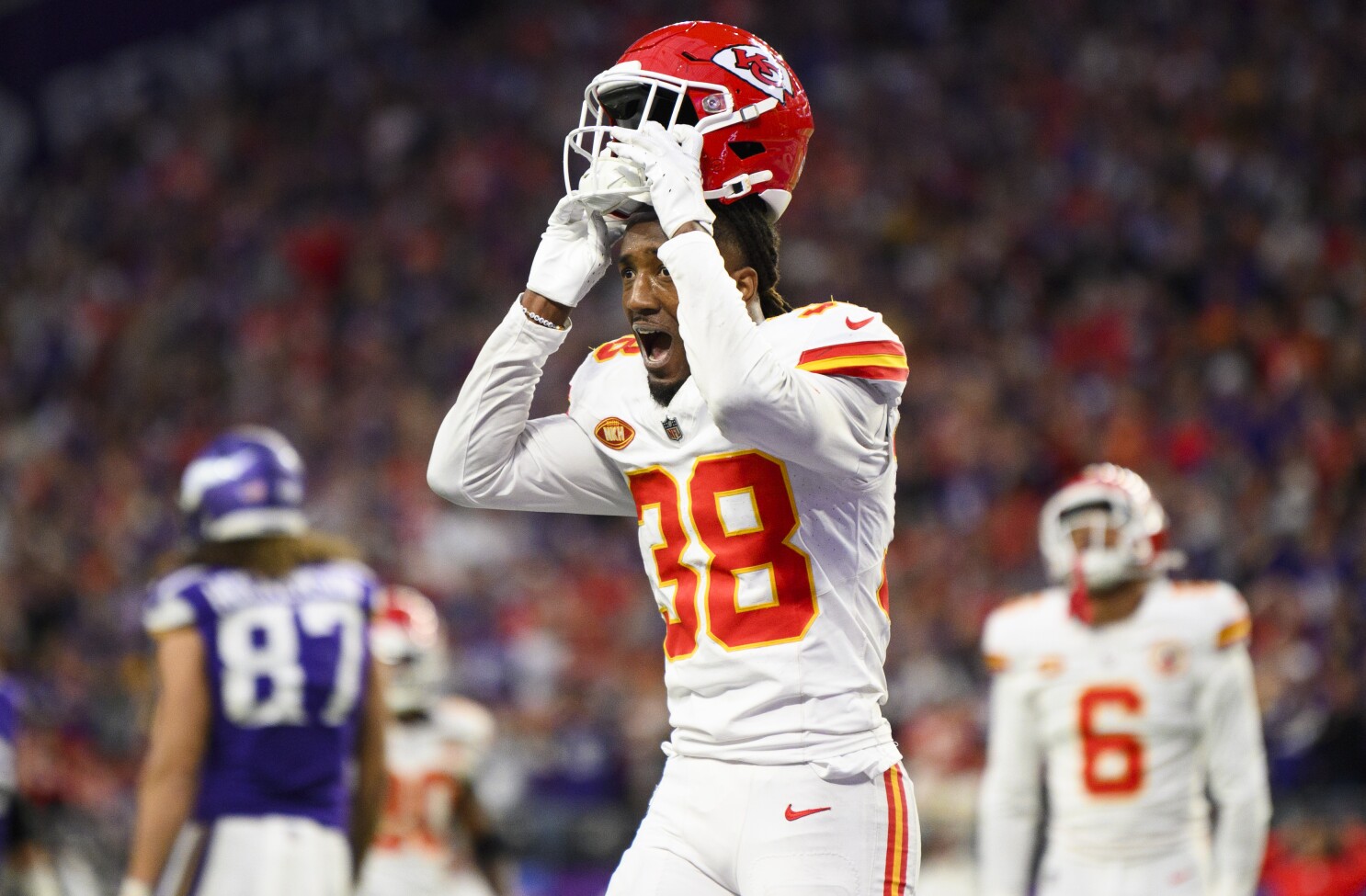 NFL Rules: Taking Helmet Off Penalty Explained (Know When You Can and Cant Remove It!)