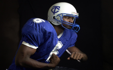 Jerry Jones Football Player: From College Star to NFL Owner (The Untold Story of a Gridiron Legend)