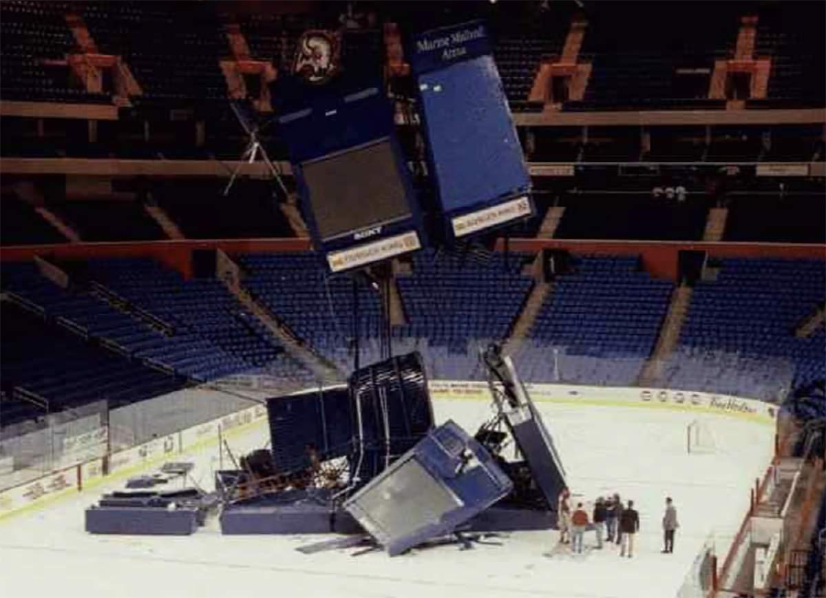 Massive Jumbotron Falls on Football Field: How Did This Happen? (The Investigation Begins)