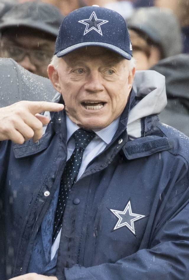Jerry Jones Football Player: From College Star to NFL Owner (The Untold Story of a Gridiron Legend)