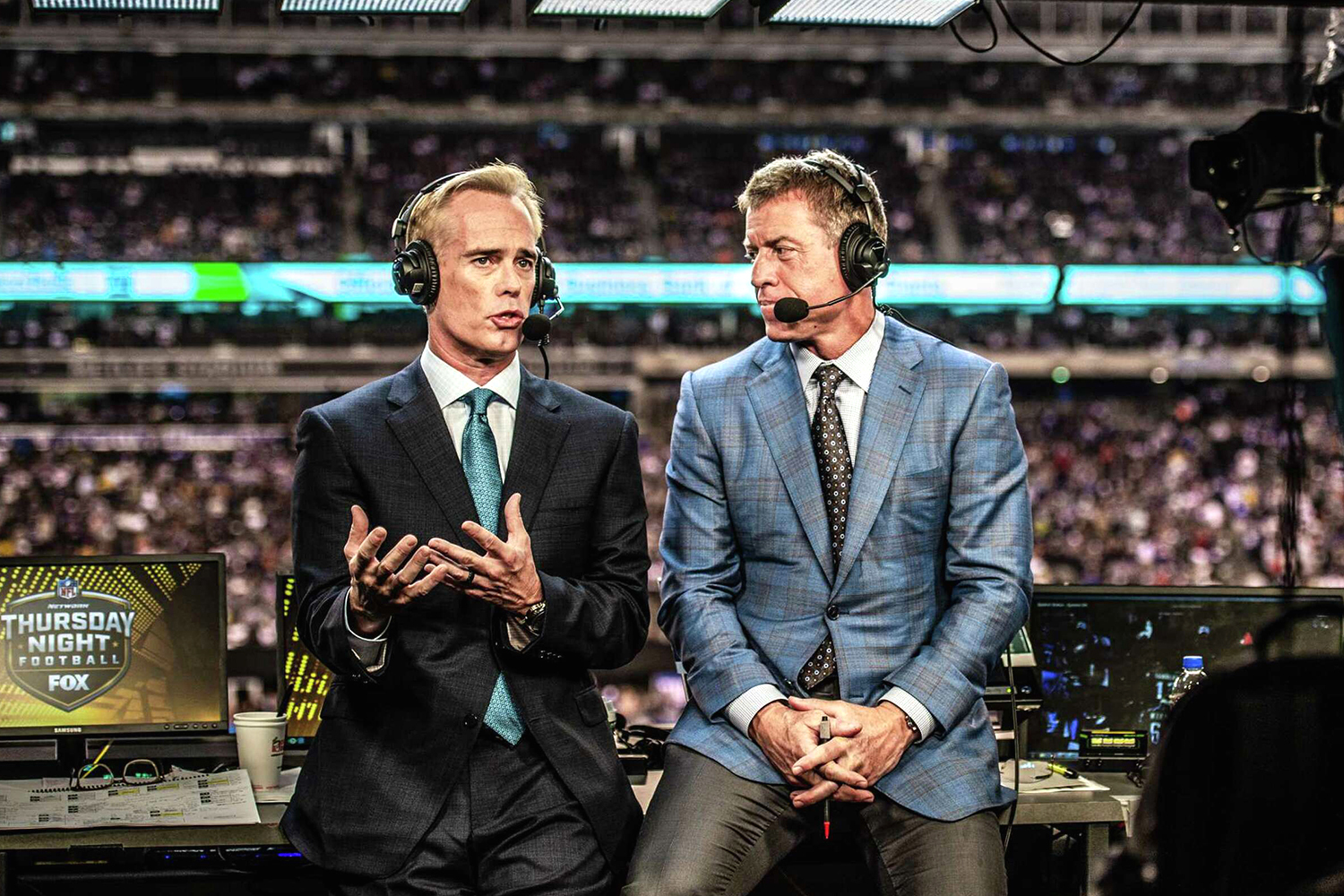 NFL Sportscaster Salary: Is It Worth the Hype (Unpacking the Big Salaries of Footballs Play-by-Play Stars)