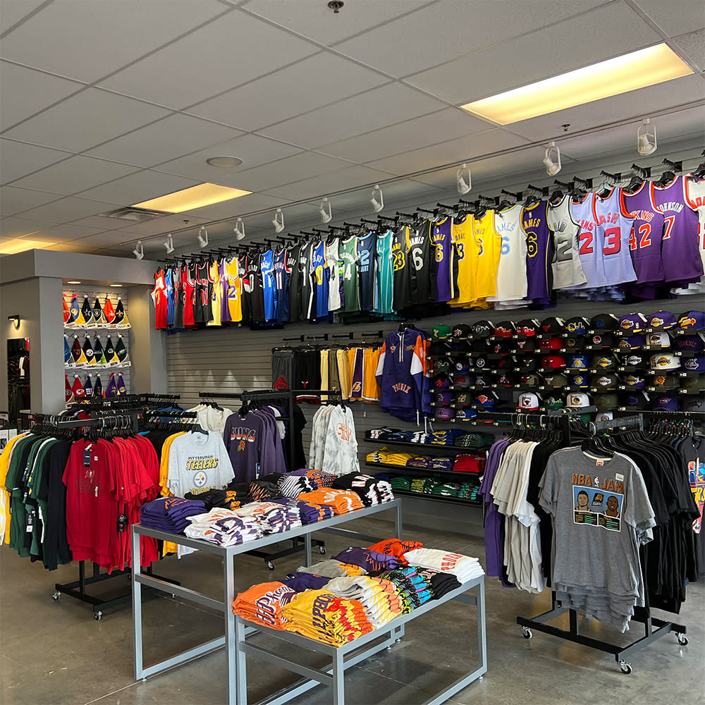Your Guide to NFL Shops in Phoenix, AZ (Jerseys, Hats, and More Fan Gear)