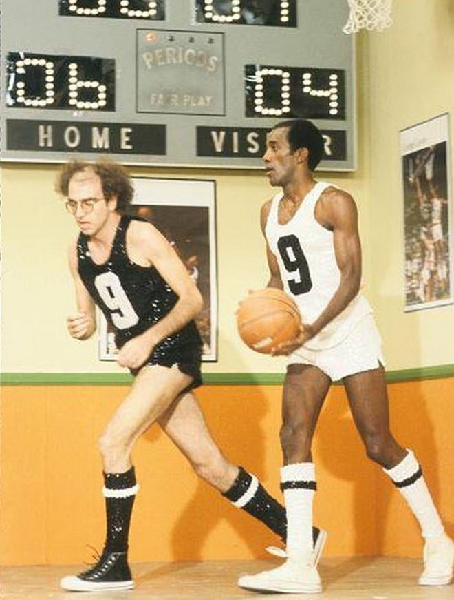 Larry David and Basketball: A Comedic Relationship