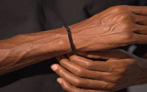 How to Choose a 4mm Tennis Bracelet? A Simple Guide for Everyone.
