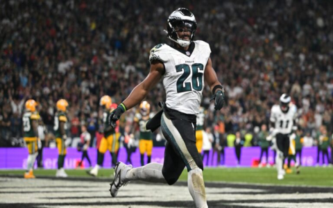 Ranking Fantasy Football Players for a Winning Season: Expert Advice and Strategies!