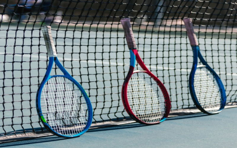 How much does it cost to restring a tennis racket? Here is a breakdown of what you will pay for restringing.