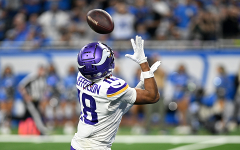 Fantasy Football 2024 Top Players: Get Your Ultimate Draft Cheat Sheet!