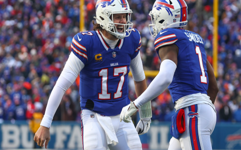 Top 5 WR in NFL: These Guys Are Unstoppable! See Who Made the Cut.