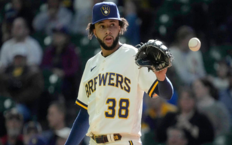 Best Fantasy Baseball Pitchers This Year (Top Picks to Draft for Your Winning Team)