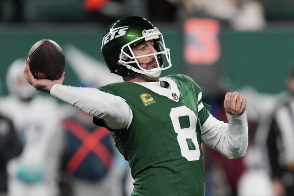 Aaron Rodgers Playing Today? Check Here for the Latest Game Day News!