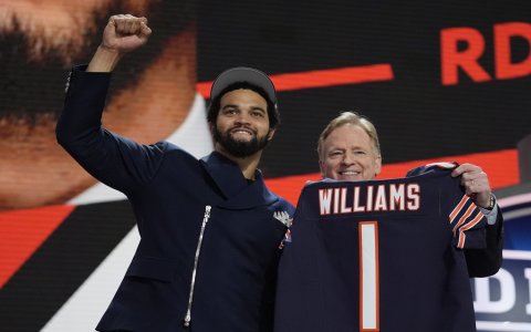Fantasy Football Draft Top Picks: Dominate Your League Now!