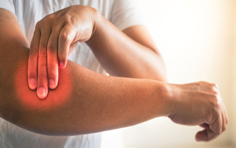 Chiropractor Cost for Tennis Elbow? See How It Compares to Other Options
