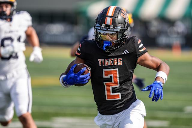 When does Howell High School Football Playoffs begin? Get exact dates and times here